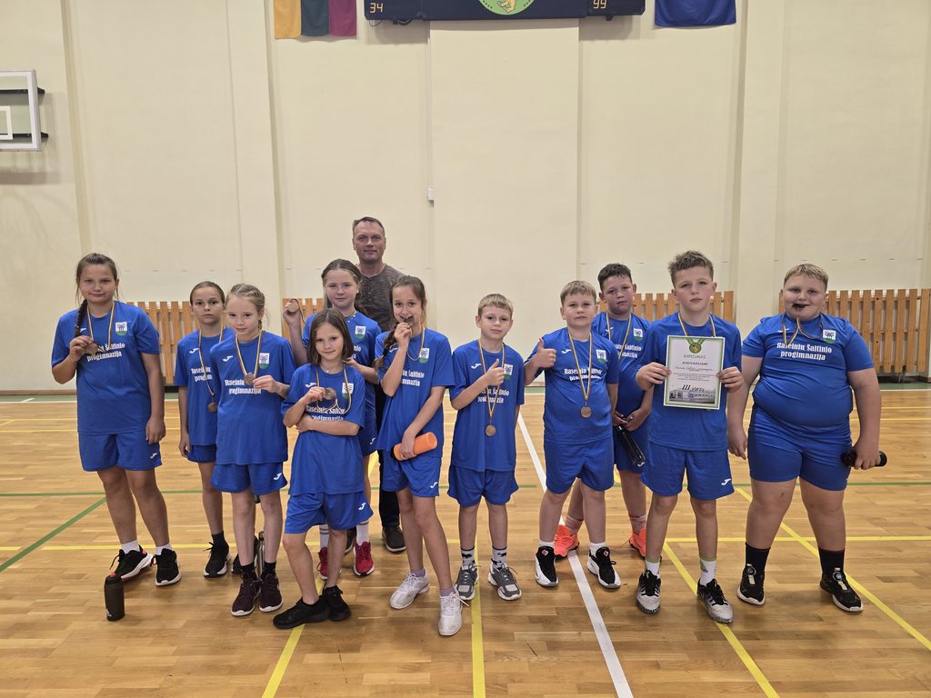3 vt. Raseinių r. Šaltinio progimnazijos komanda